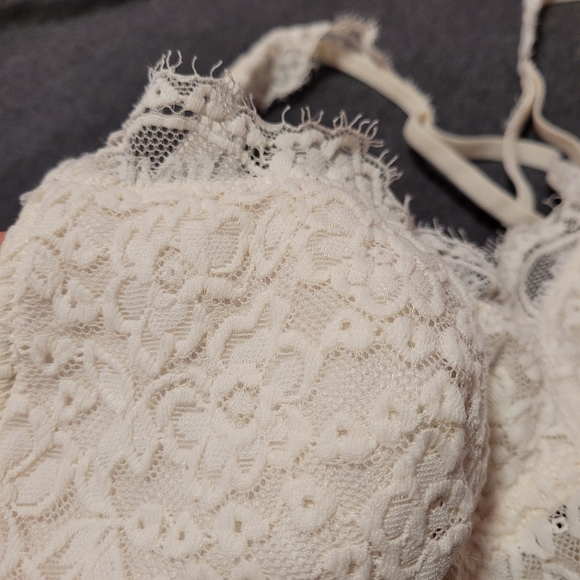 20$ with bundle - (2) Aires bralettes - Picture 7 of 7